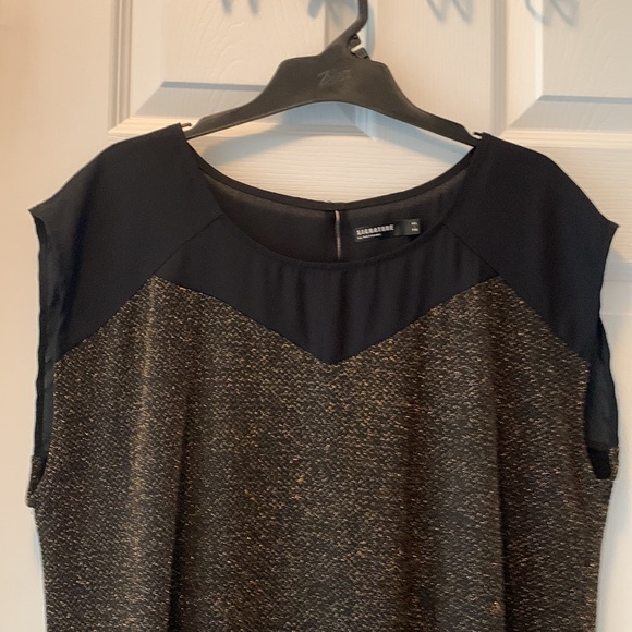 SIGNATURE by REITMANS sleeveless black and gold top - Picture 2 of 9